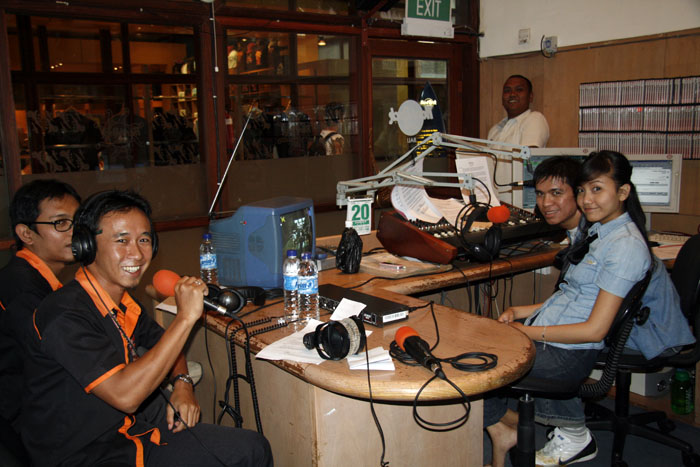 Bali Orange Talkshow on Hard Rock 87.8 FM Bali, June 20th 2008
